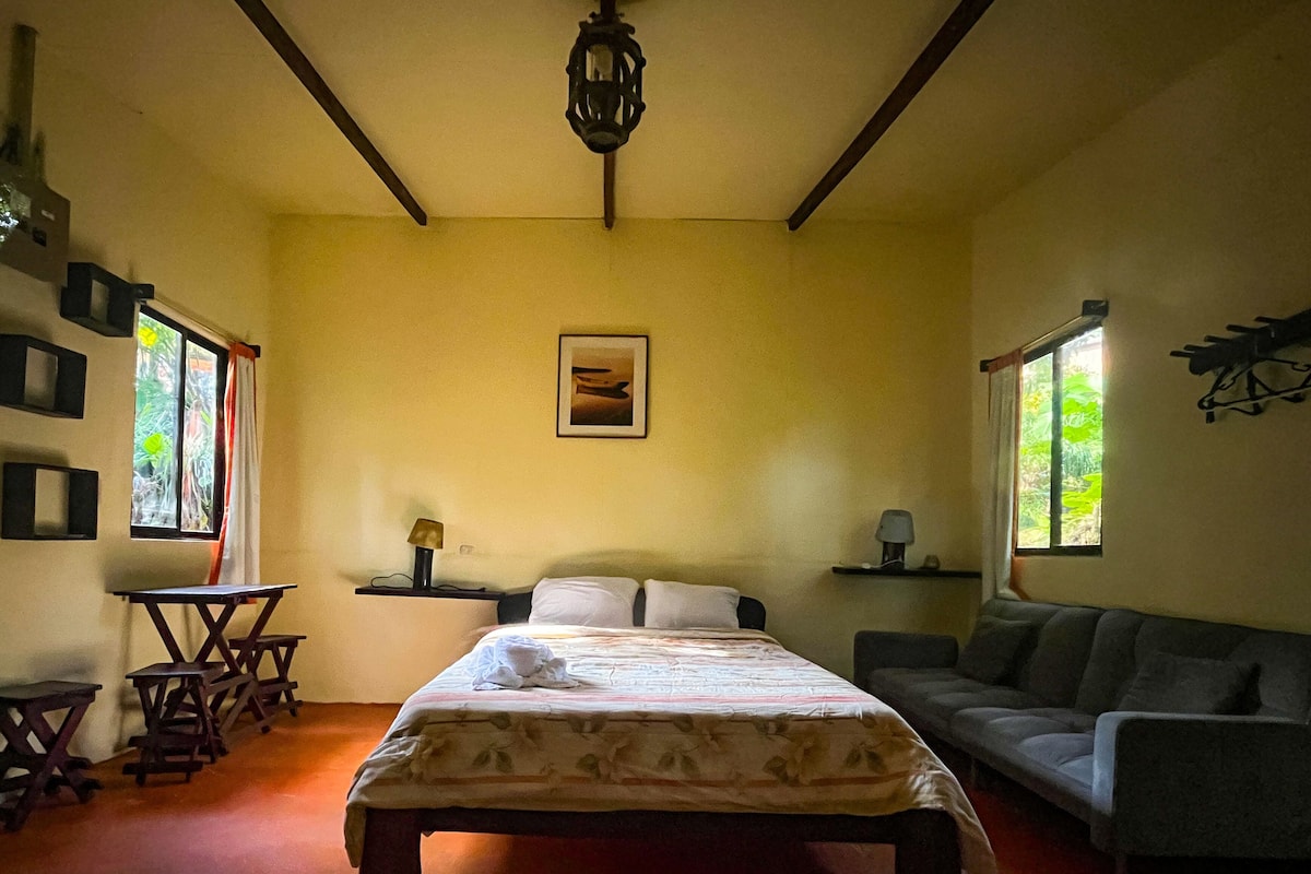Standard Double Room, 1 Queen Bed, Non Smoking (#7) | 3 bedrooms, individually decorated, individually furnished