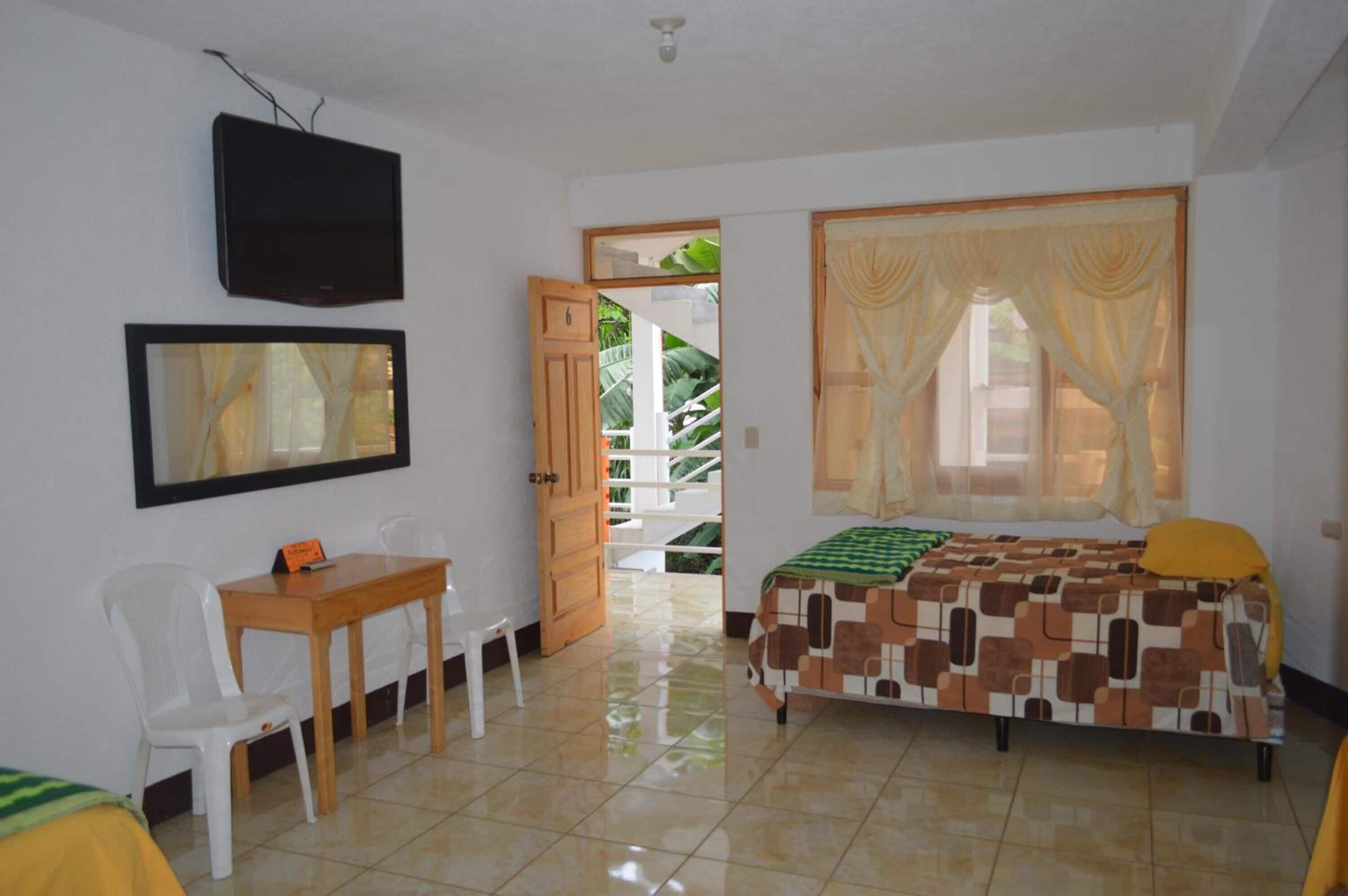 Literie de qualité supérieure, ameublement personnalisé, bureau