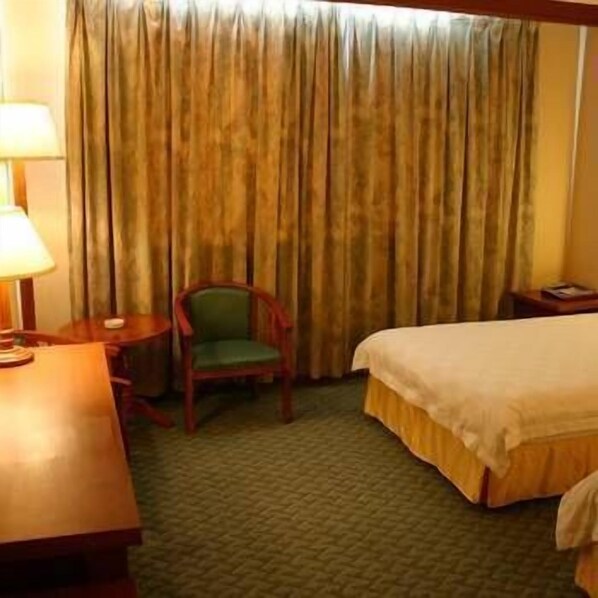 Room - Overseas Chinese Hotel (Guangzhou)