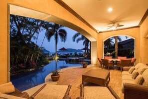 Villa familiare, letti multipli (Villa La Perla) | Balcone
