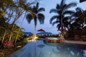 Vila família, várias camas (Villa La Perla) | Piscina