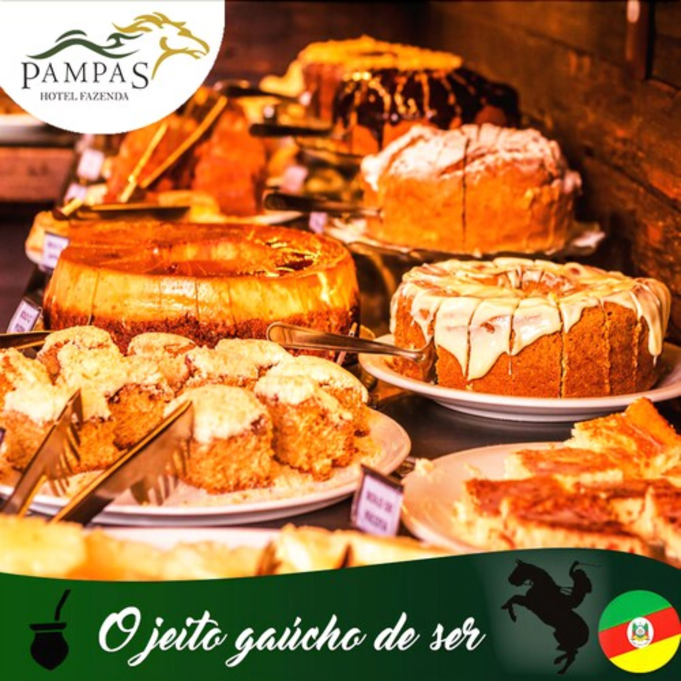 Variedad de pasteles y bollería expuesta en un bufé de hotel.