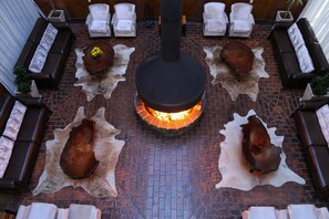 Coin salon dans le hall