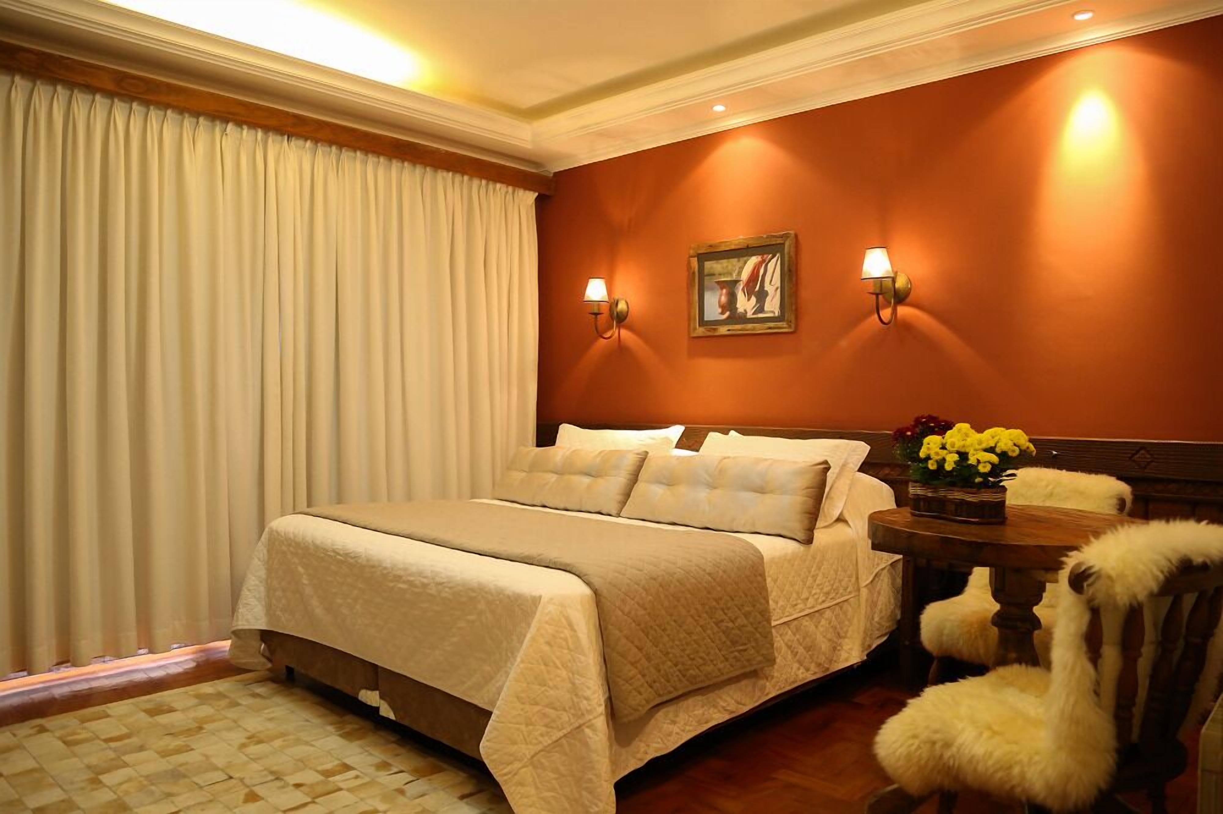 Room (Brinco) | Desk, blackout curtains, iron/ironing board, free WiFi