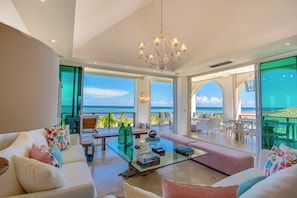 TV - Luxury Penthouse Beachfront in Cap Cana - Chef incl. - sleeping 6 (Cap Cana)