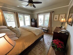 2 habitaciones, tabla de planchar con plancha y cuna de viaje 