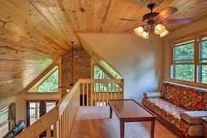 TV, fireplace, DVD player