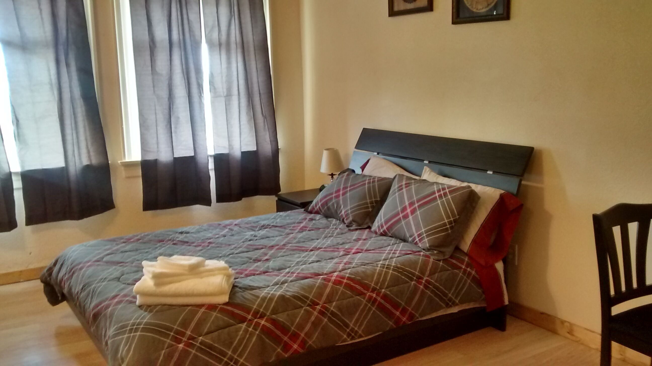 21 quartos, ferros/tábuas de passar roupa, Wi-Fi de cortesia