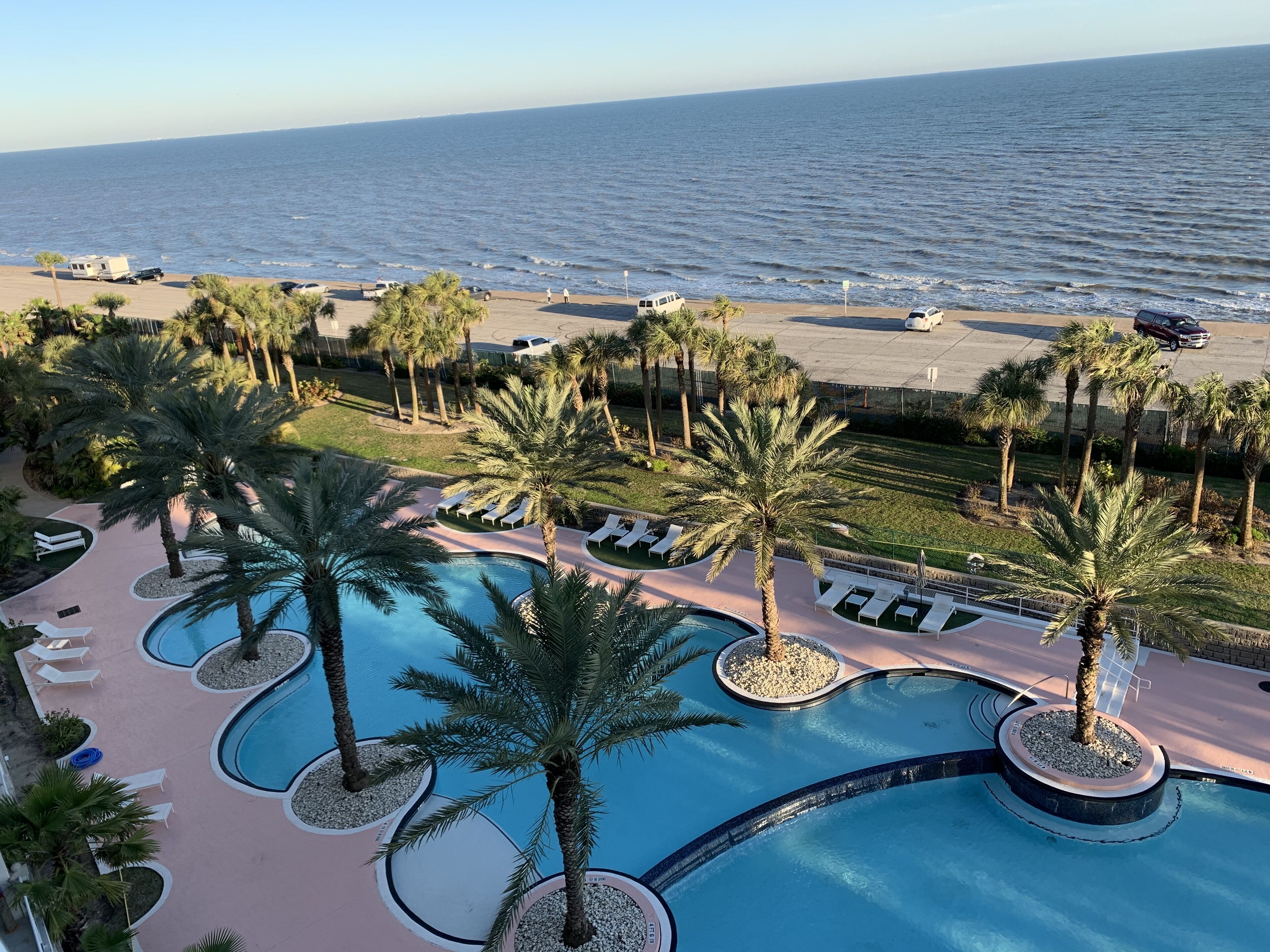 Innendørsbasseng og utendørsbasseng