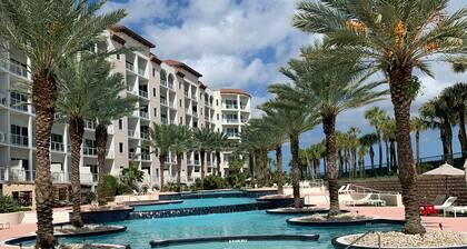 Beautiful 3 bedrooms condo with full view of the Gulf!