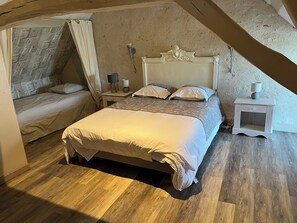 2 Schlafzimmer, BĂŒgeleisen/BĂŒgelbrett, Reisekinderbett, kostenloses WLAN