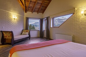 Exclusive-Dreibettzimmer, 1Â King-Bett und Schlafsofa