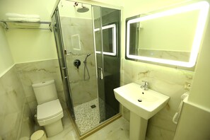Classic Double Room, 1 Double Bed, Non Smoking | Bathroom | Shower, free toiletries, hair dryer, towels