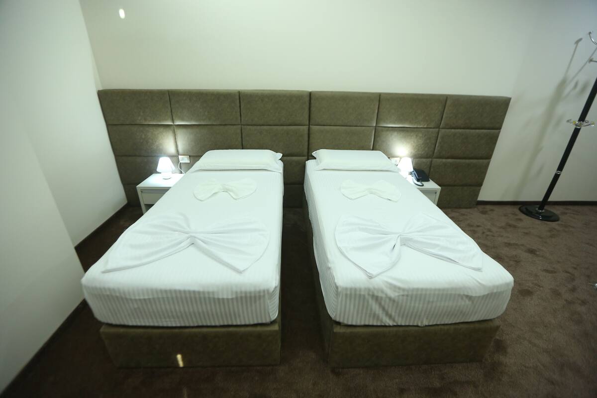 Classic Twin Room, 2 Twin Beds, Non Smoking | WiFi, bed sheets, wheelchair access