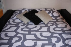 1 habitación, tabla de planchar con plancha, wifi gratis y ropa de cama