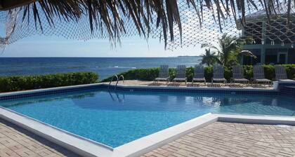 Direct Oceanfront, First Floor on the Beach, Quiet and Secluded Rum Point area