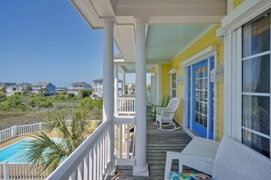 Property grounds - Oceanfront Oak Island home 'Luck and Laughter' with 5 bedrooms, sleeps 14! (Oak Island)