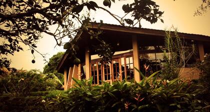 Cozy 3BR Home on Lake Arenal and Arenal Volcano. SEE SUMMARY FOR SPEC OFFER