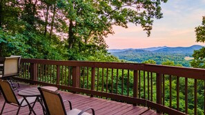 Property grounds - Stunning Asheville Home w/ Hot Tub, Pool Table, Sleeps 12, 6 Miles from Downtown (Asheville)