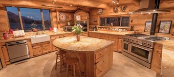 Good Bear Ranch Mountain Retreat - Connect with What You Love