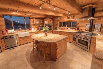 Good Bear Ranch Mountain Retreat - Connect with What You Love