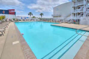 Pool - Beautiful & Spacious 4Bdrm/4Bath Condo w/ Ocean Views, Elevator, Pool, Sleeps 13 (Oak Island)