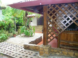 Property grounds - The Blue Lagoon Surf, Beach House Playa Avellanas, 5 min walk tobeach (Santa cruz)