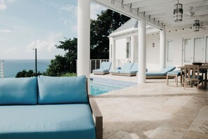 Outdoor dining - Villa Mas: Also available as a 3 bedroom. (Charlotte Amalie)