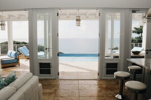Außenpool, Infinity-Pool