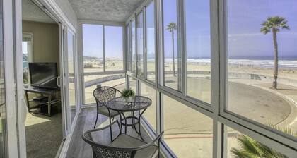 Impresionantes vistas al mar desde todas las ventanas!  Condominio de lujo en la playa