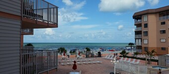 Luksus og vakre solnedganger fra balkongen!