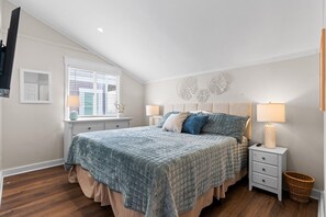 7 bedrooms, iron/ironing board, free WiFi, bed sheets