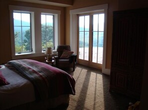 6 bedrooms, WiFi, bed sheets