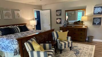 Premium Studio, Multiple Beds, River View | Premium bedding, iron/ironing board, free WiFi, bed sheets