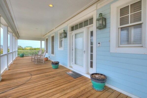 Terrace/patio - All Decked Out / Luxury Property / Private Pool (Oak Island)