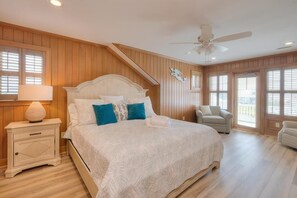 6 bedrooms, desk, iron/ironing board, WiFi - All Decked Out / Luxury Property / Private Pool (Oak Island)