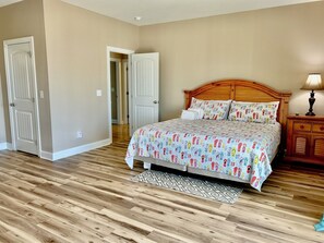 7 bedrooms, desk, iron/ironing board, free WiFi