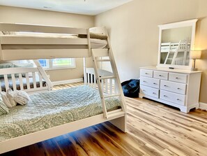 7 bedrooms, desk, iron/ironing board, free WiFi