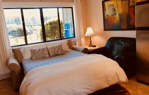 1 soverom, strykejern/-brett, wi-fi (inkludert) og sengetøy