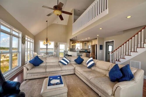 Ehdottomasti henkeäsalpaava Oceanfront 4 BR / 3 BA Home West End-nukkuu 10