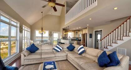 Ehdottomasti henkeäsalpaava Oceanfront 4 BR / 3 BA Home West End-nukkuu 10