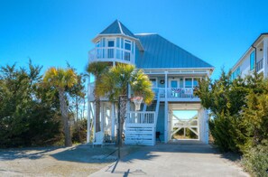 Exterior - Experience oceanfront luxury at Miracle Point, Oak Island; sleeps 15 comfortably. (Oak Island)