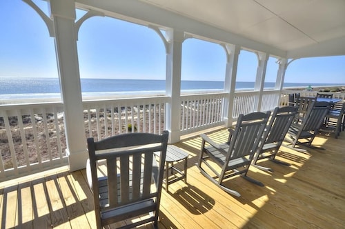 PRIVACY ON THE BEACH-Sleeps 10 with Private Pool