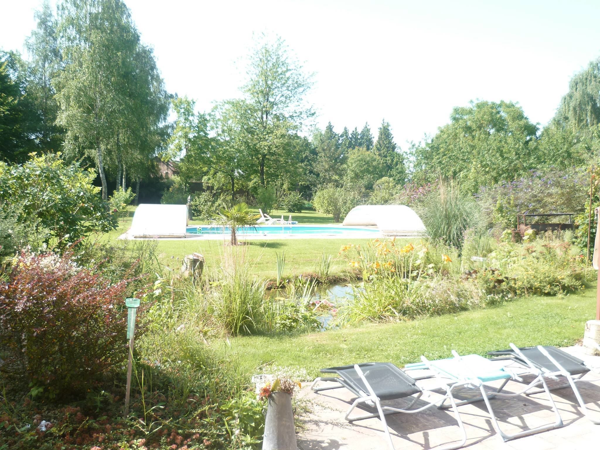 Seasonal outdoor pool, open 9:30 AM to 9 PM, pool loungers