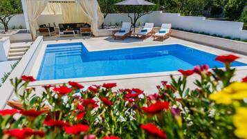 Luxury-Studio, 1 Queen-Bett, Nichtraucher, Poolblick | Balkon