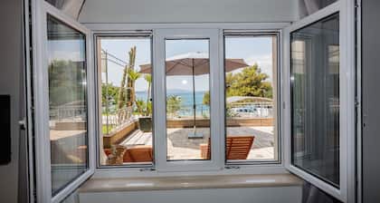 Luxury Apartments Giovanni with pool