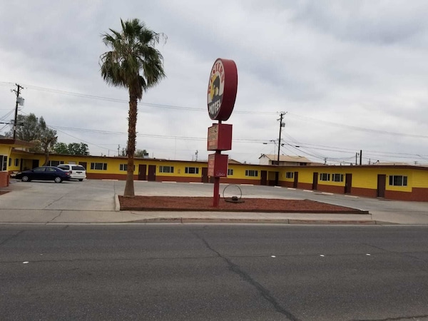Western Motel - El Centro, CA