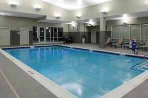 Indoor pool - Courtyard by Marriott St. Louis West County (Town and Country)