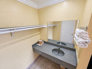 Unclassified image, 5 of 15, button - Covina Motel (West Covina)