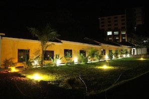 Standard Twin Room | Terrace/patio